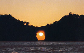 円月島の夕陽